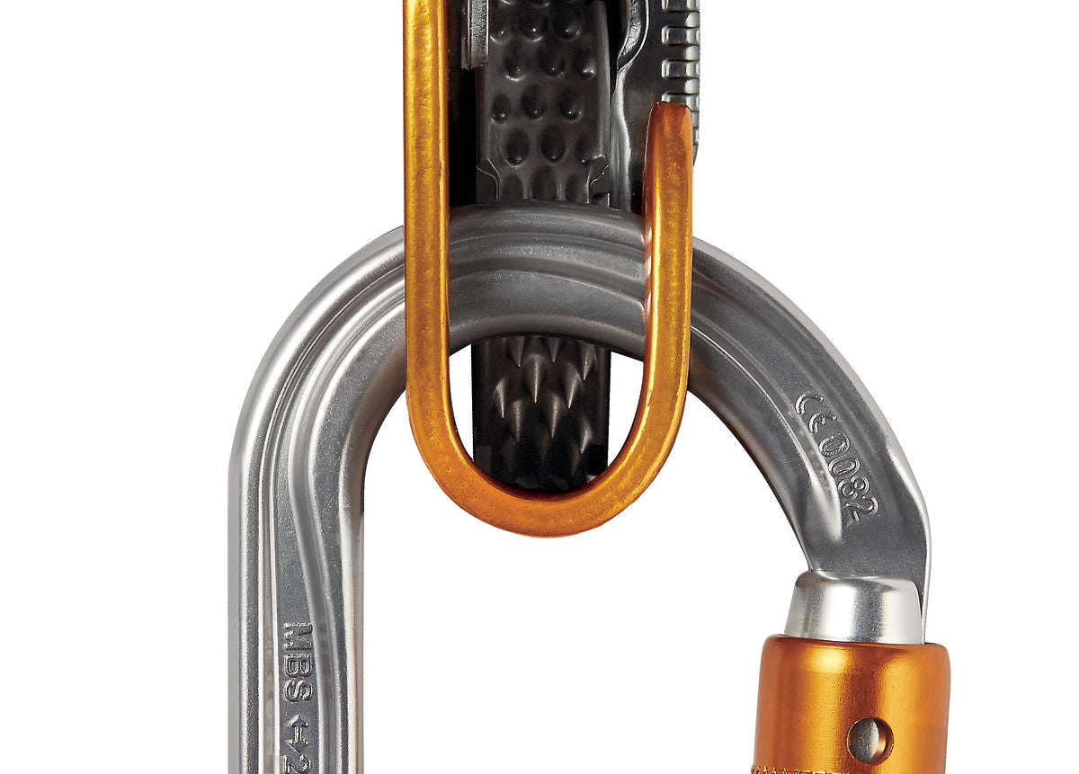 PETZL Lightweight oval carabiner